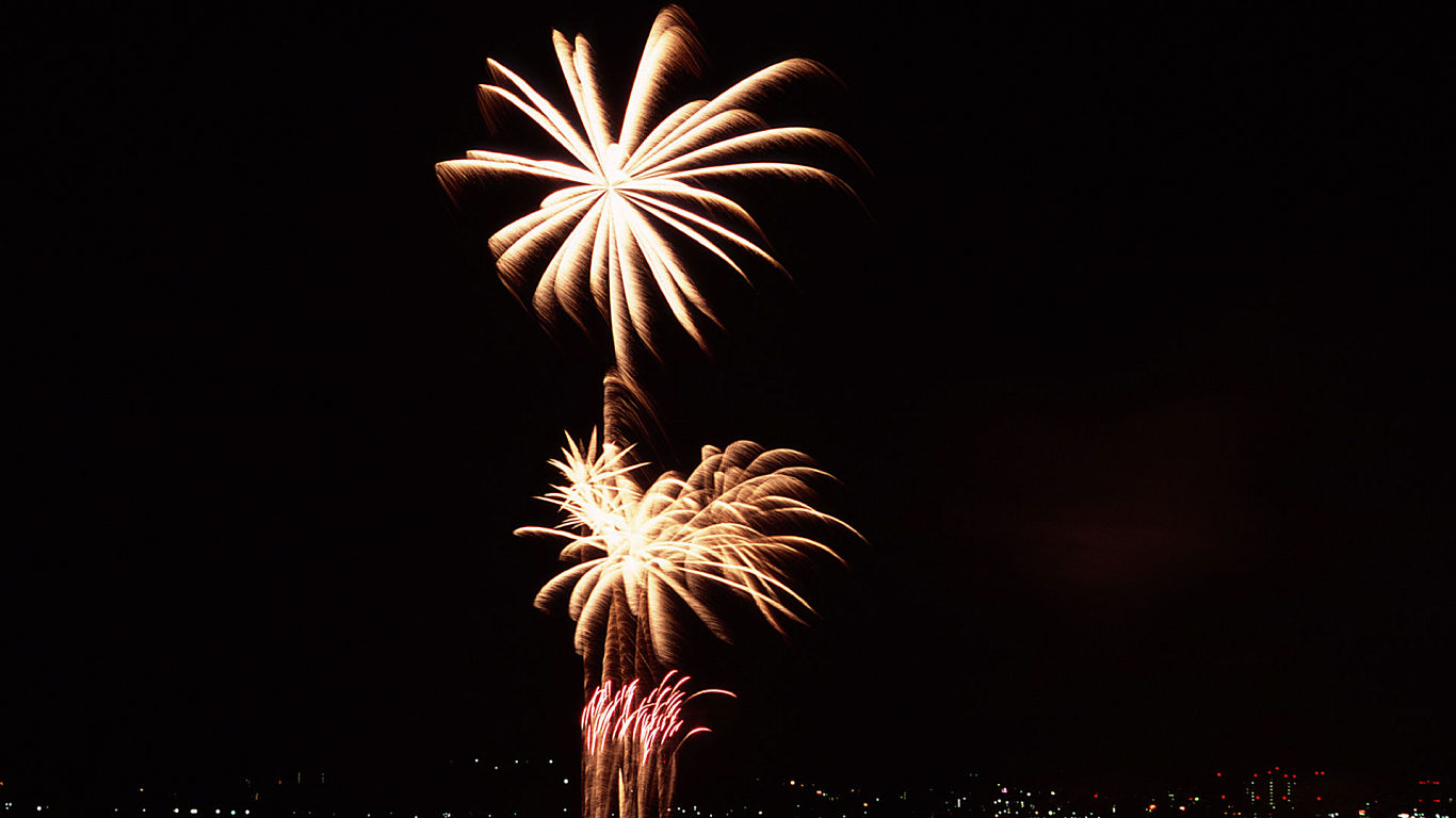 Fireworks #8 - 1366x768