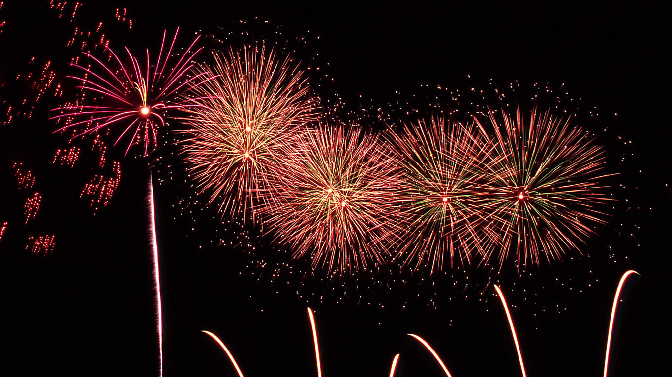 Fireworks #16 - 1366x768