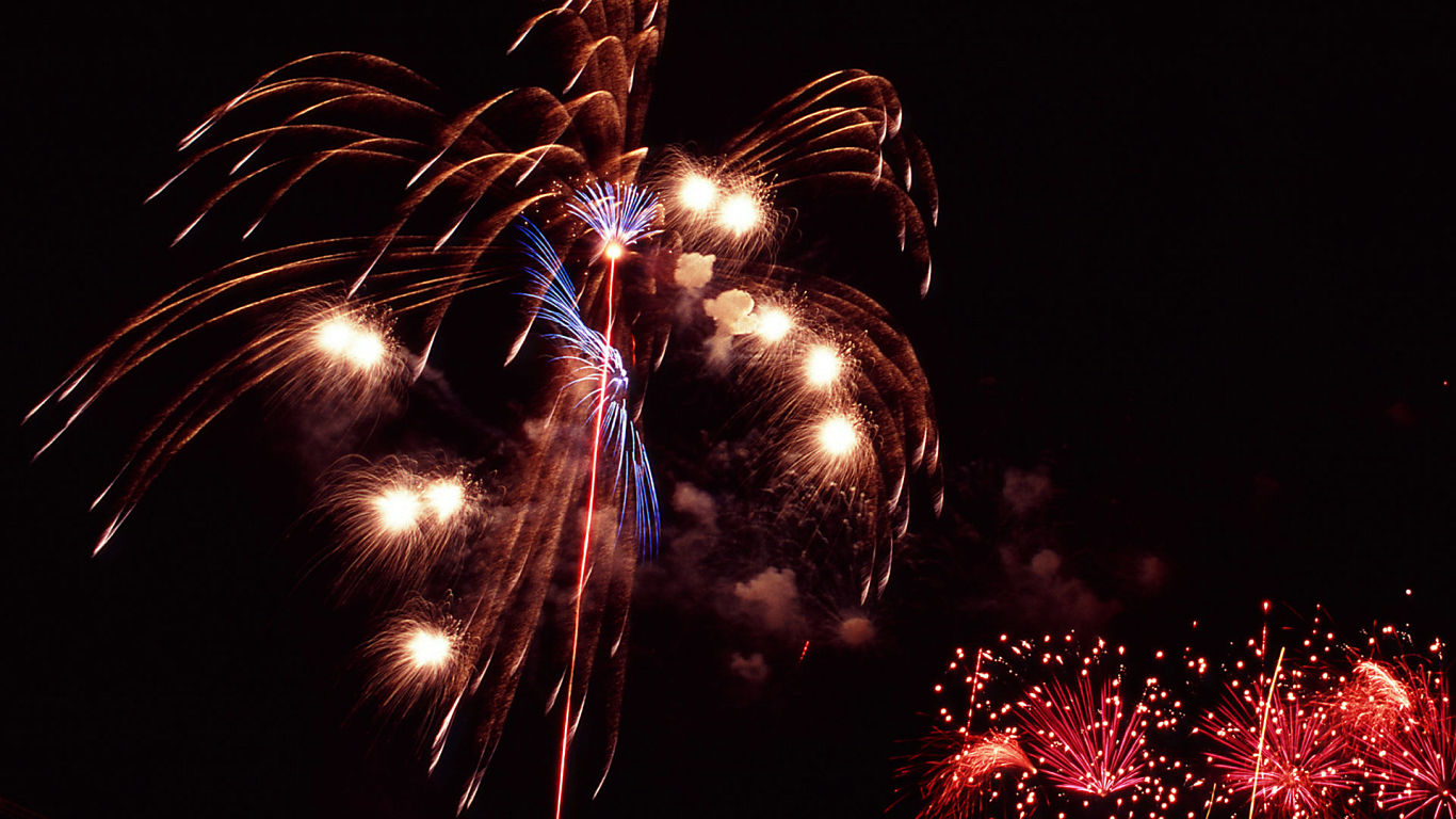 Fireworks #18 - 1366x768