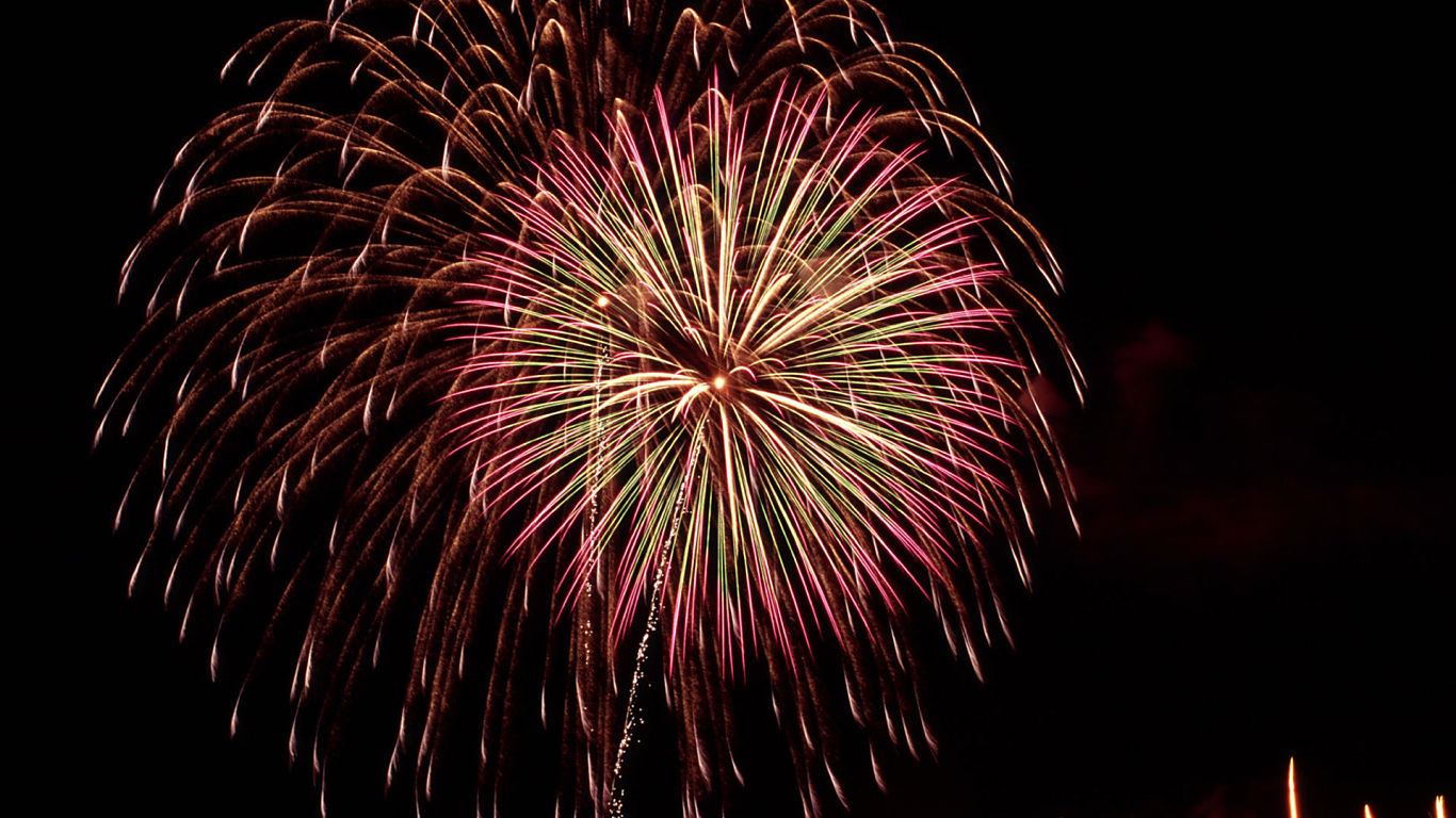 Fireworks #35 - 1366x768