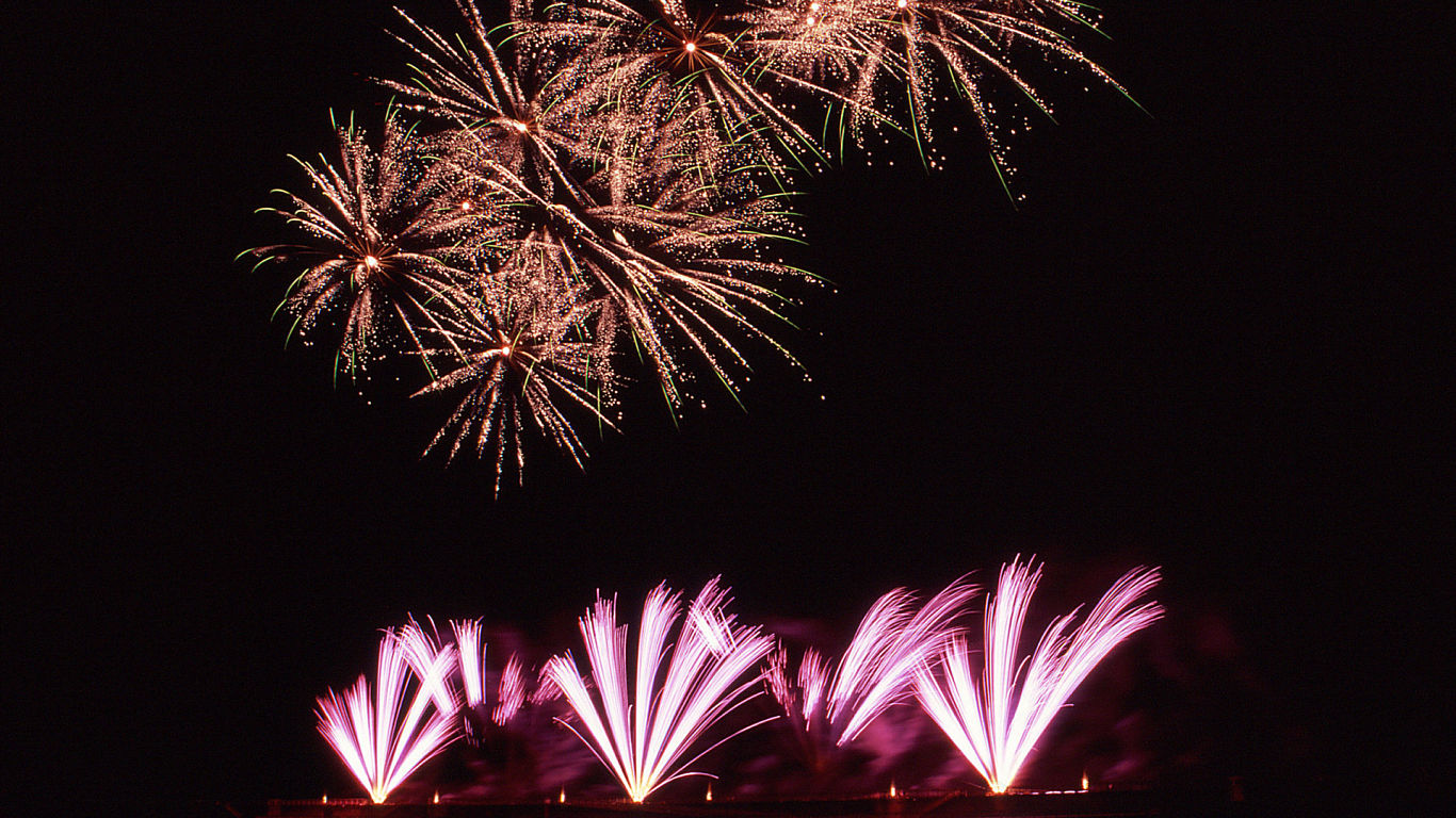 Fireworks #64 - 1366x768