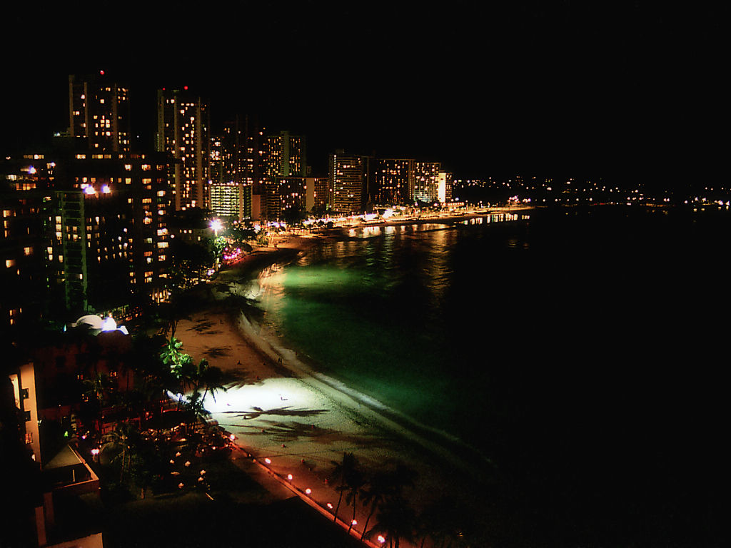 Night view of Waikiki - 1024x768