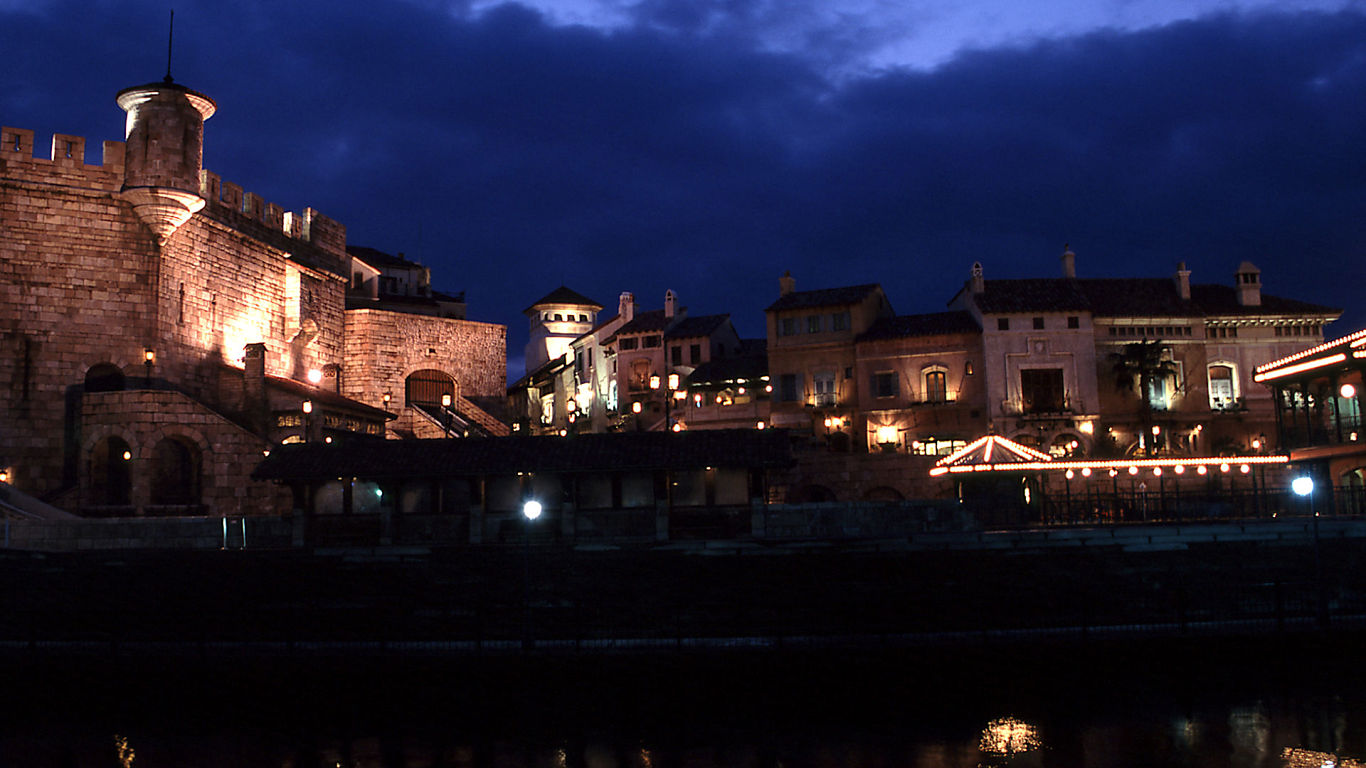 Night view of Porto Europe #1 - 1366x768