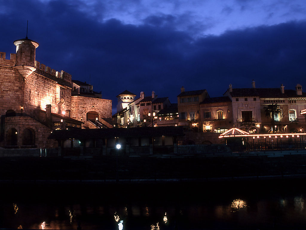 Night view of Porto Europe #1 - 1024x768