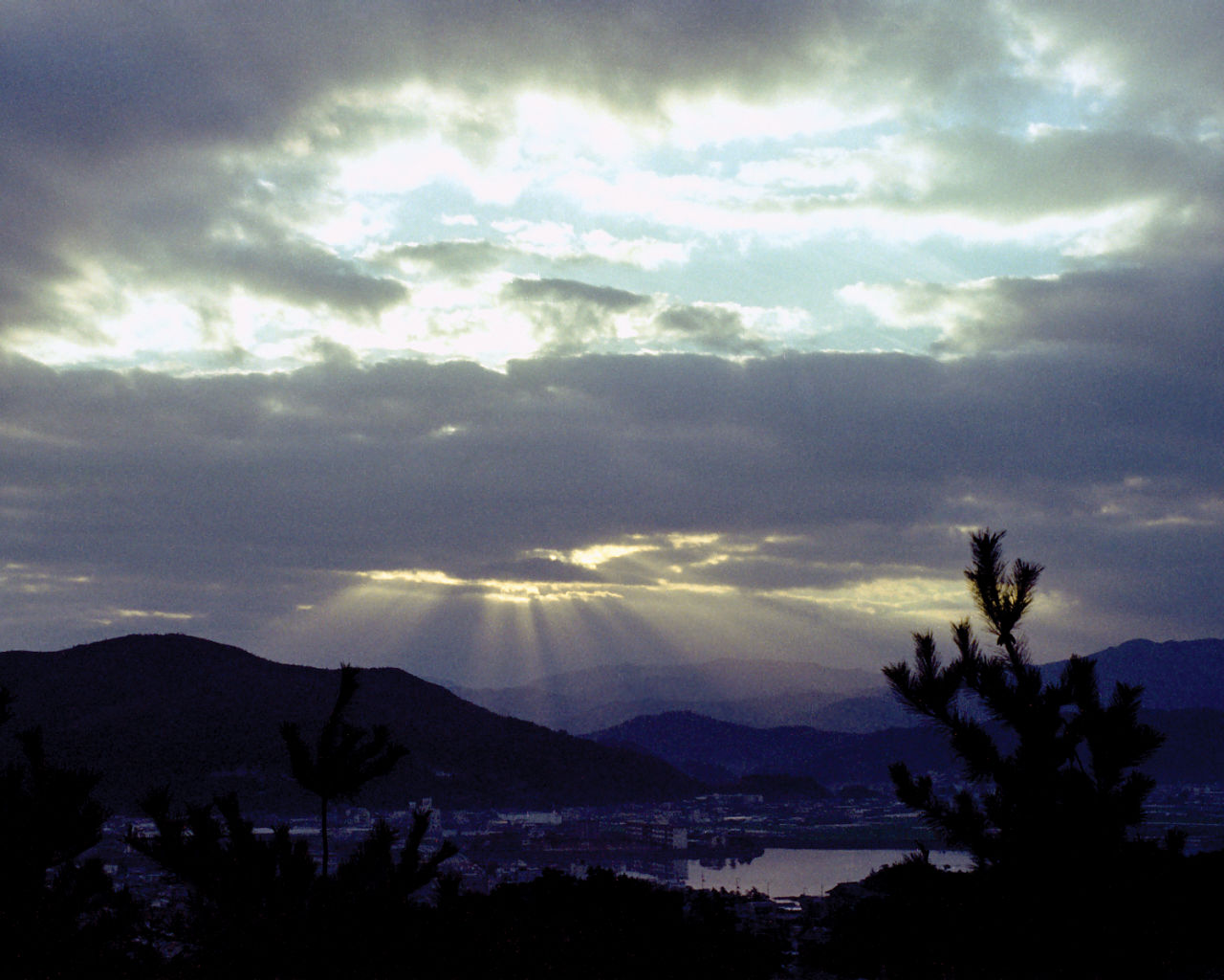 Morning scenery of Wakanoura - 1280x1024